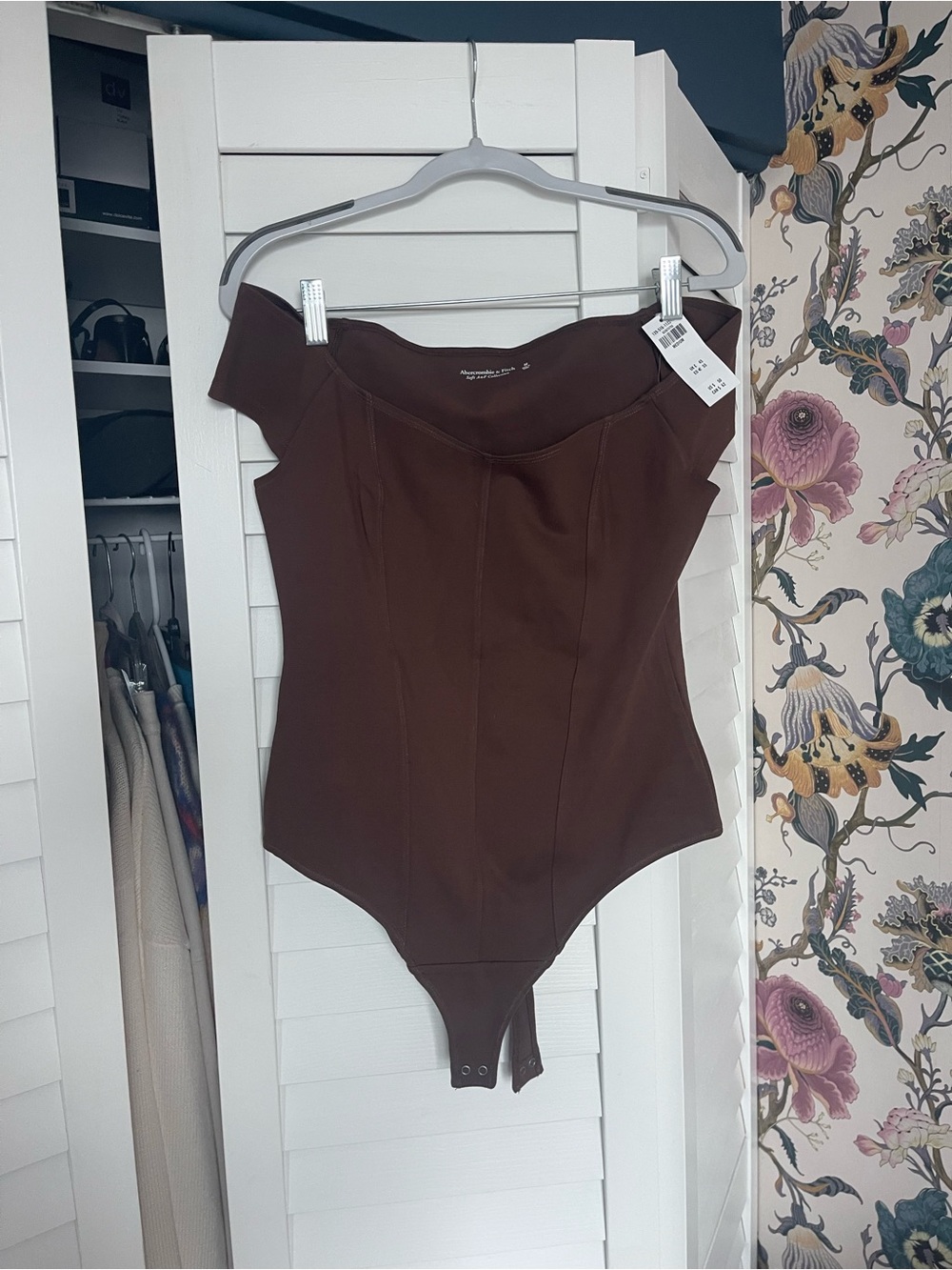 Abercrombie & Fitch Brown Off-Shoulder Bodysuit